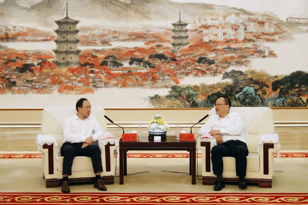 蔡战胜与华电科工集团总经理刁培斌一行座谈交流