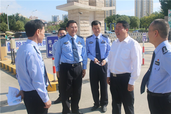 副市长公安局长李伙金带队到丰泽督导检查环湾赛安保筹备工作