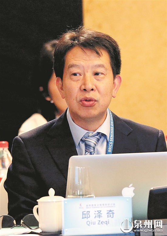 北京大学中国社会与发展研究中心主任 邱泽奇