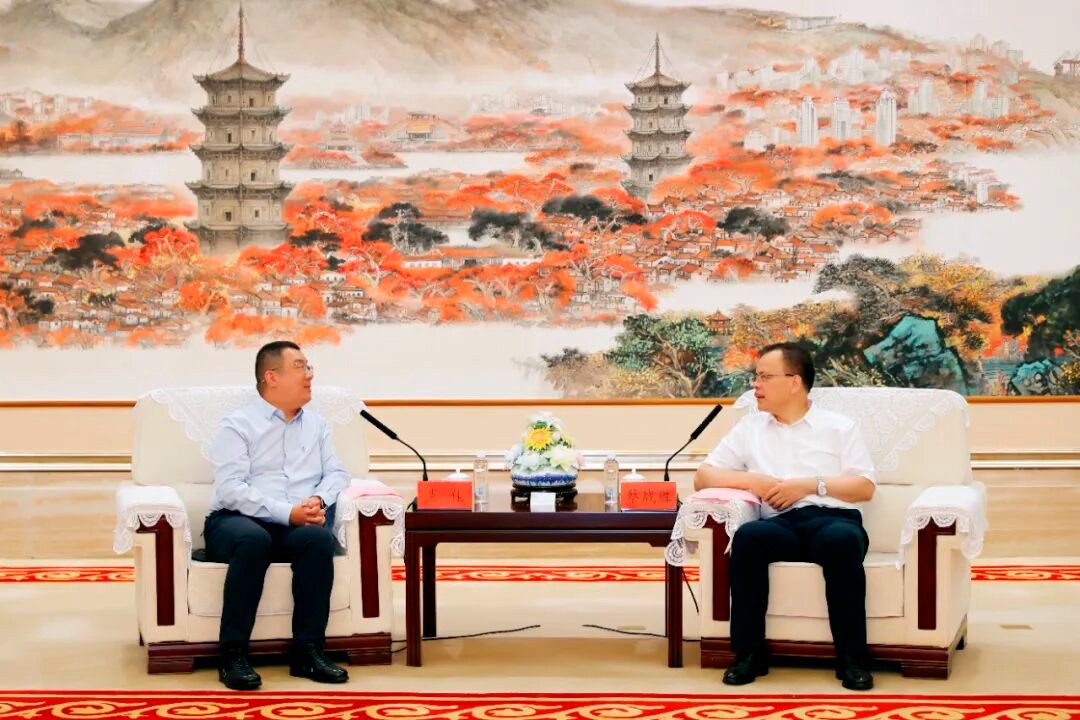 蔡战胜会见中海油田服务股份有限公司党委副书记肖佳一行