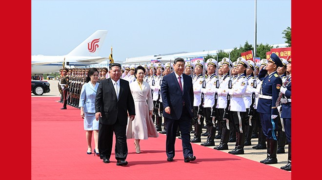 习近平出席金正恩举行的欢送仪式